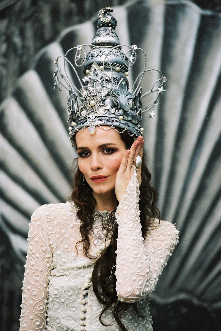 4726-28_KLIMT-Saffron-Burrows-©-epo-film-Bernhard-Berger.jpeg