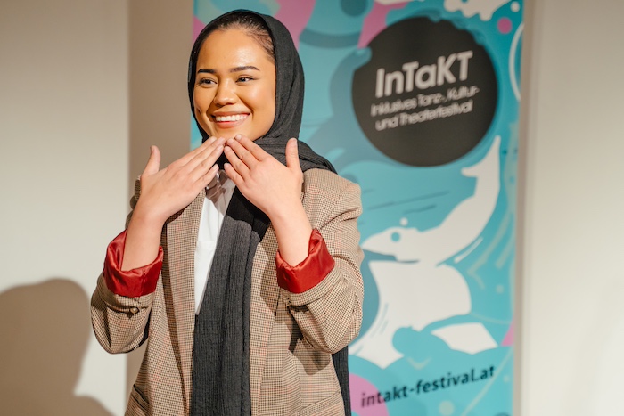 Fatema Hamidi beim INTakt Festival 2024