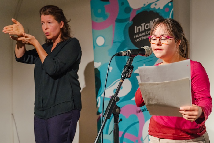Ilona Seidel-Jerey (ÖGS) und Agnes Zenz. (Credit: Edi Haberl)