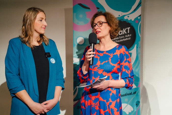 Lina Hölscher (InTaKT) und Sibylle Dienesch (Graz Museum).