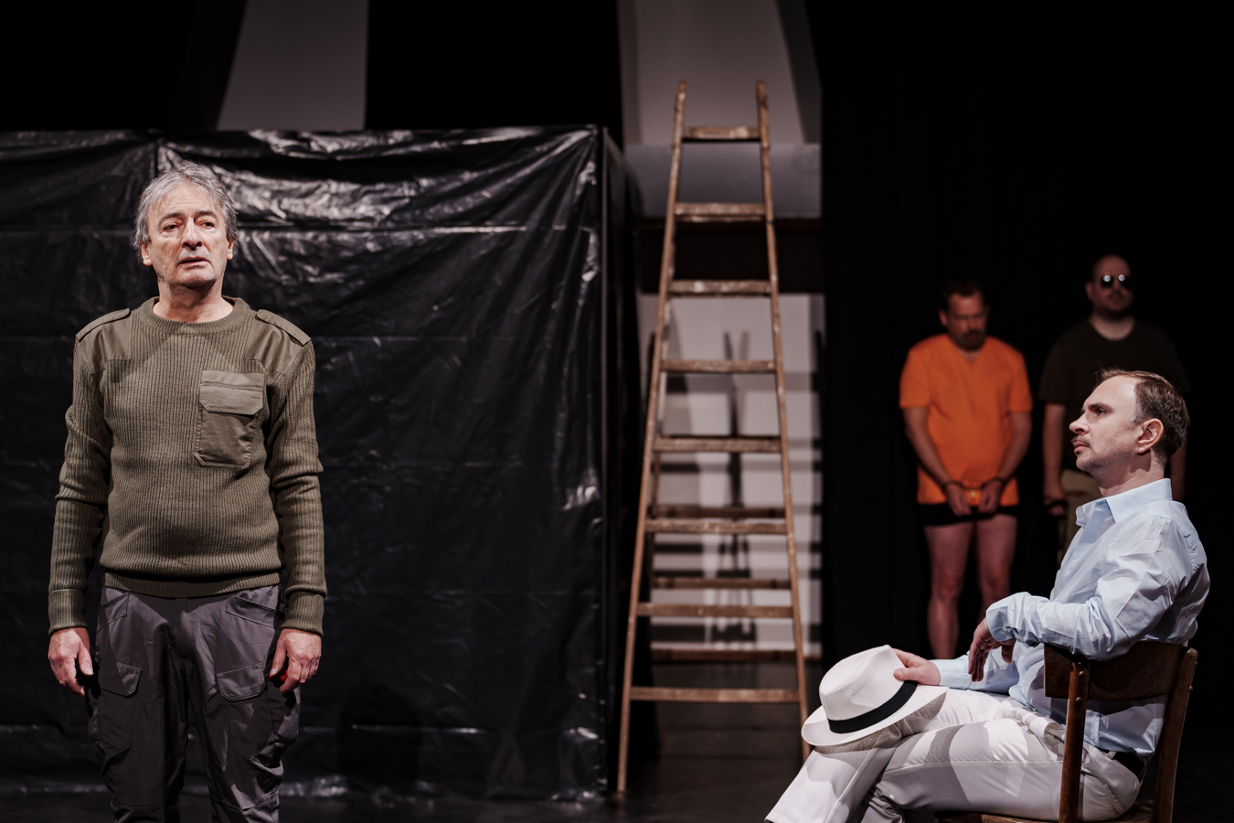Kritik: In der Strafkolonie, Theater Quadrat