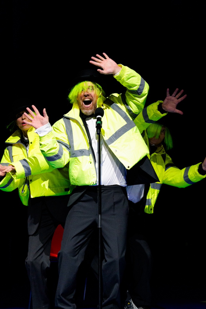 Fotocredit: Annette Holzmann, Sebastian Schindegger, Oliver Chomik. (Credit: Lex Karelly) Kritik: Die Hölle auf Erden, Schauspielhaus Graz