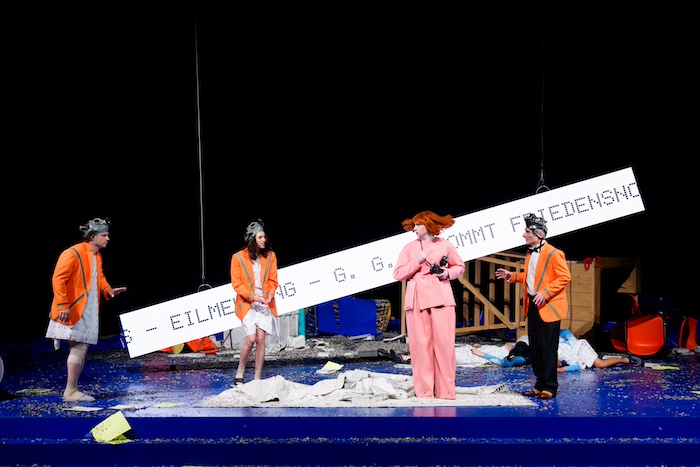 Fotocredit: Oliver Chomik, Annette Holzmann, Marielle Layher, Franz Solar (Credit: Lex Karelly) Kritik: Die Hölle auf Erden, Schauspielhaus Graz