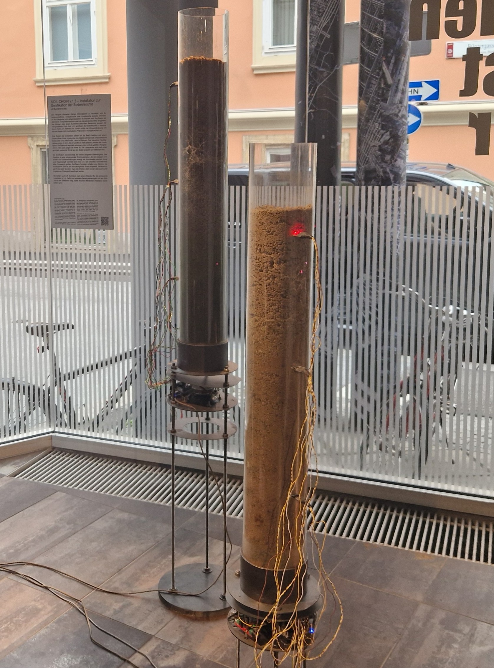 Fotocredit: „Soil Choir“ von Jiri Suchanek (Fotocredit: kuma) Ausstellung: Out Of Control im esc medien kunst labor