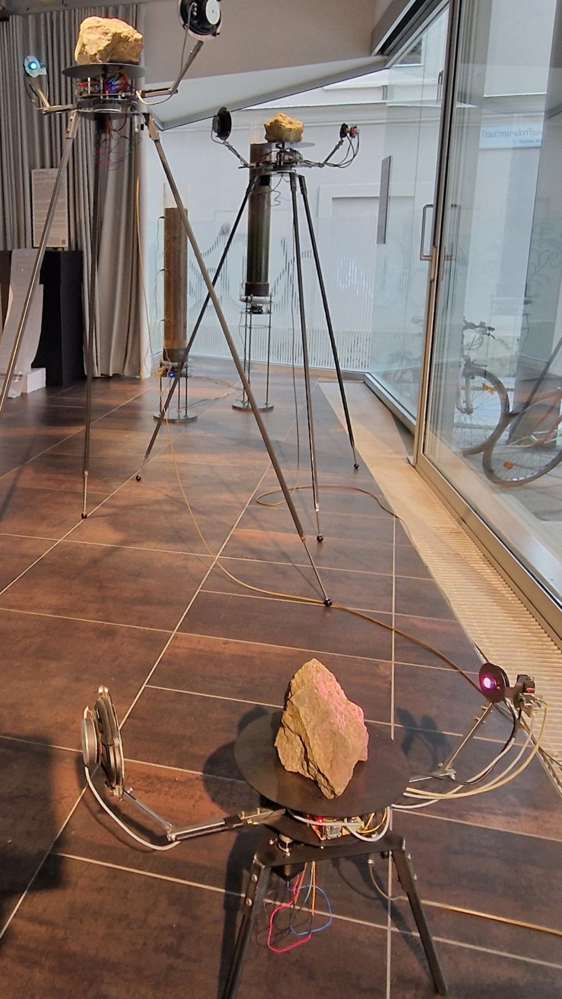 Fotocredit: „Geofónie“ von Jiri Suchaneks (Fotocredit:kuma) Ausstellung: Out Of Control im esc medien kunst labor