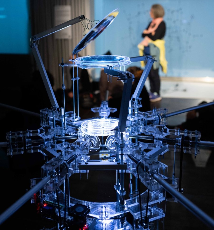 Ausstellung: Out Of Control im esc medien kunst labor