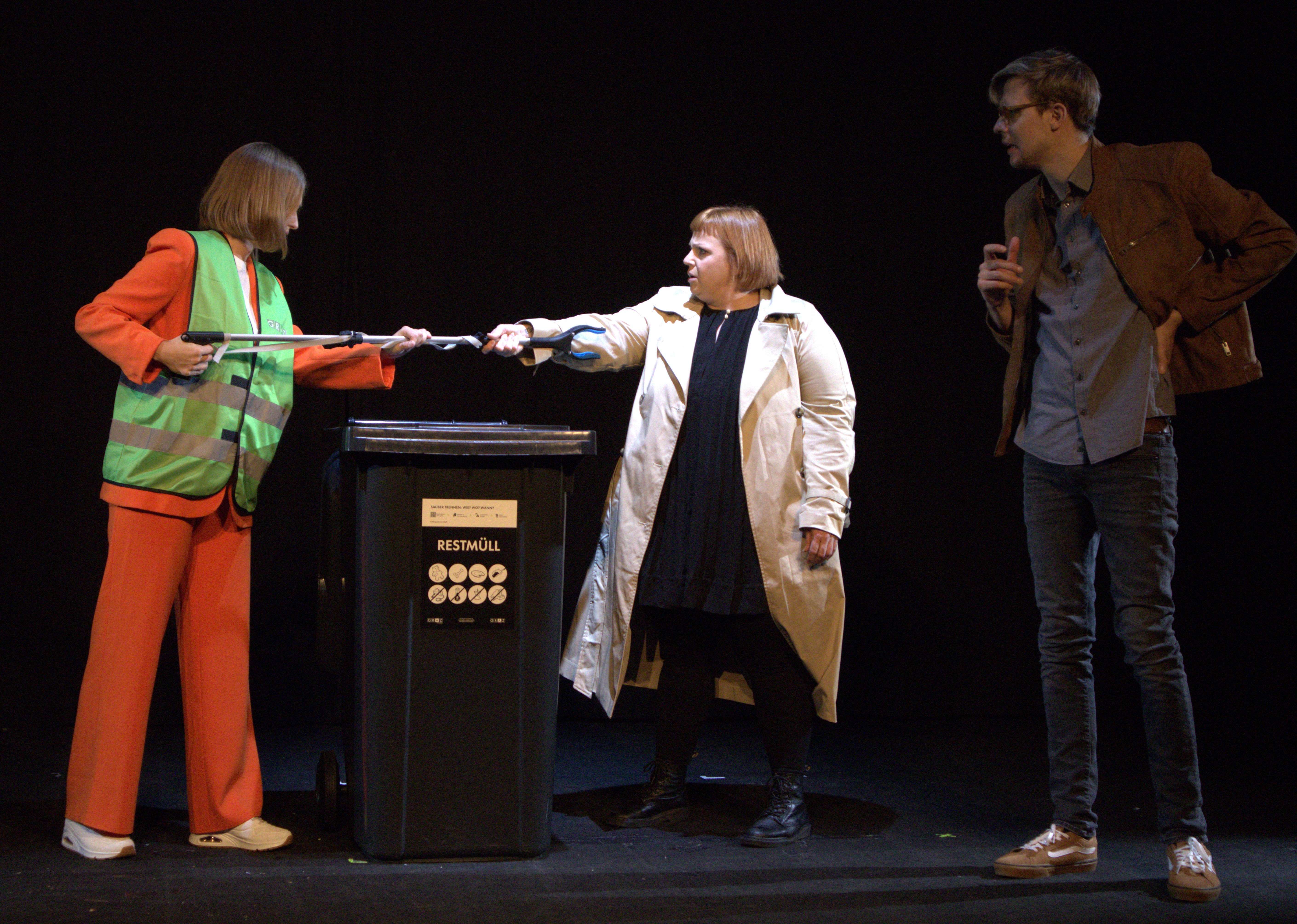 „Mord am Sturzplatz“ vom Theater Herzblut in der Komödie Graz