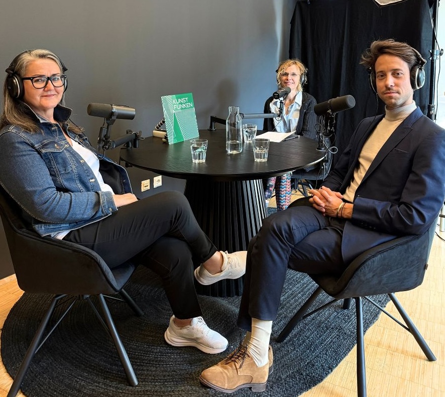 Kunstfunken 82: Gertraud Strempfl-Ledl (links) und Florian Meixner im Gespräch mit Petra Sieder-Grabner.