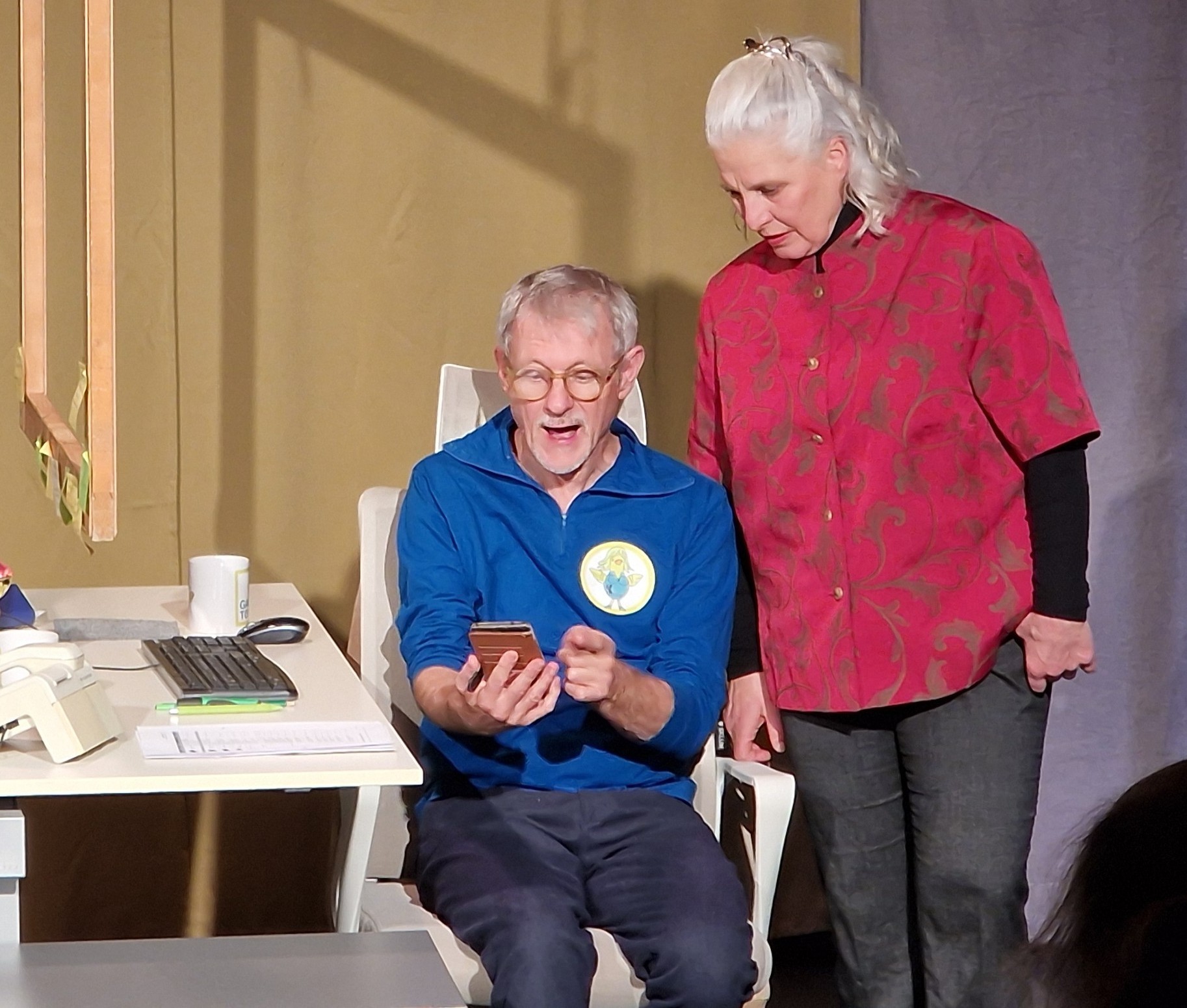 „Gas Toni - 2. Staffel“ vom  Theater im Bahnhof - Folge 3: „Textilmüll und Secondhand“