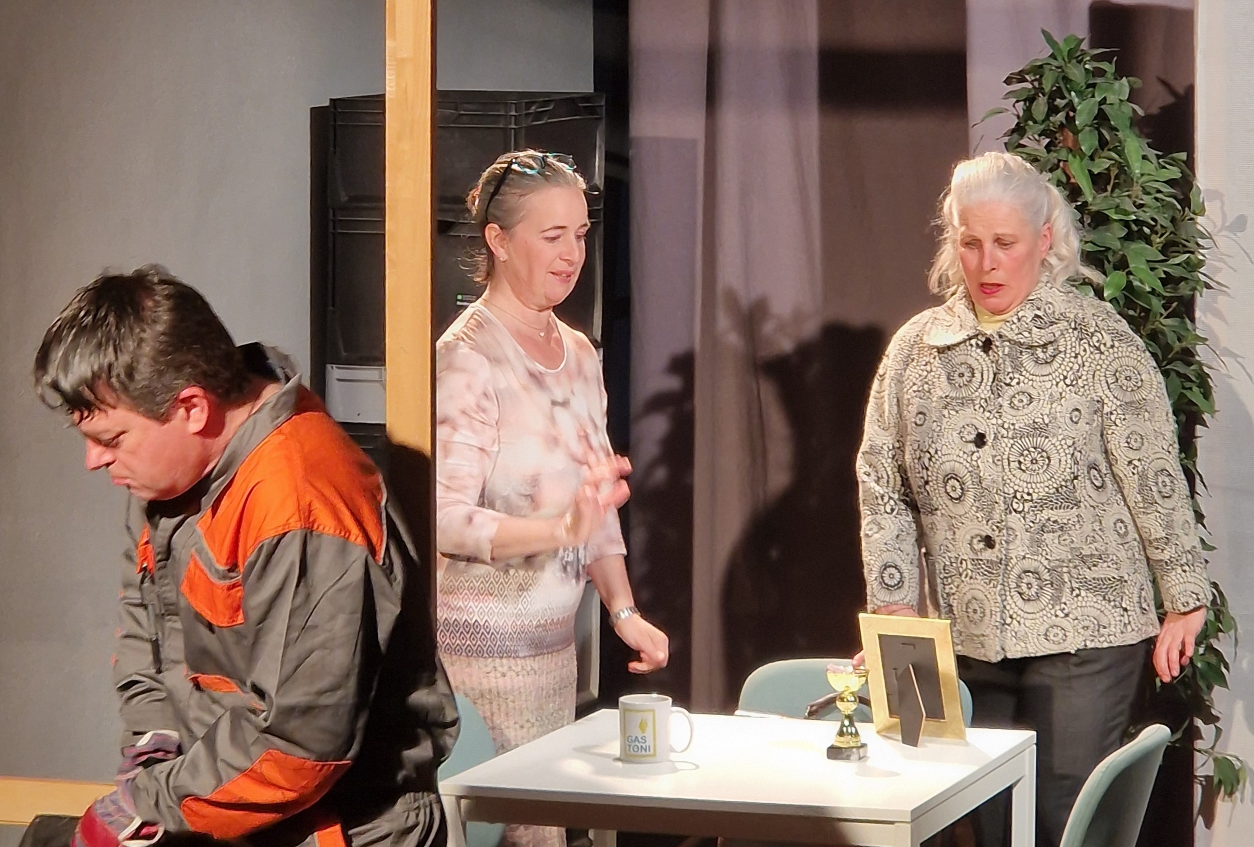 „Gas Toni - 2. Staffel“ vom  Theater im Bahnhof - Folge 6: „Schaurig“