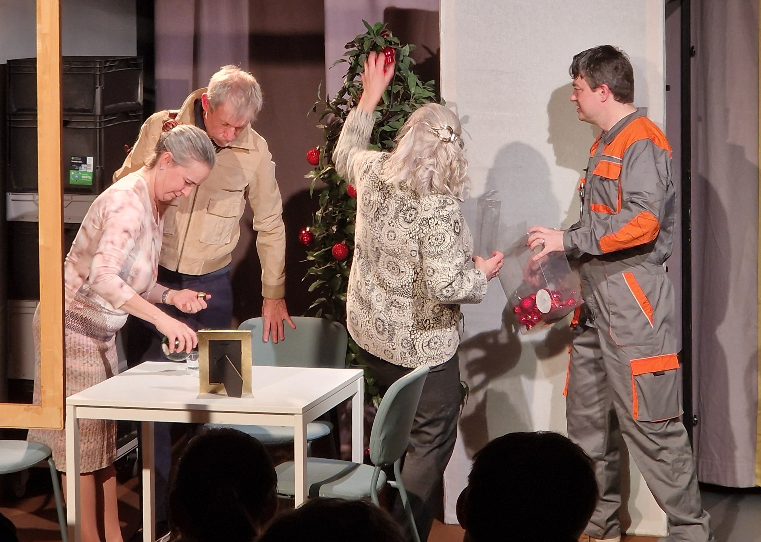 „Gas Toni - 2. Staffel“ vom  Theater im Bahnhof - Folge 6: „Schaurig“