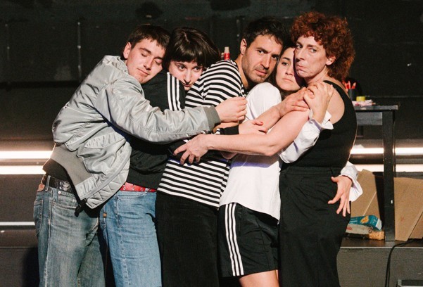 „Minihorror“ nach Kurzgeschichten von Barbi Marković im Schauraum des Schauspielhauses Graz