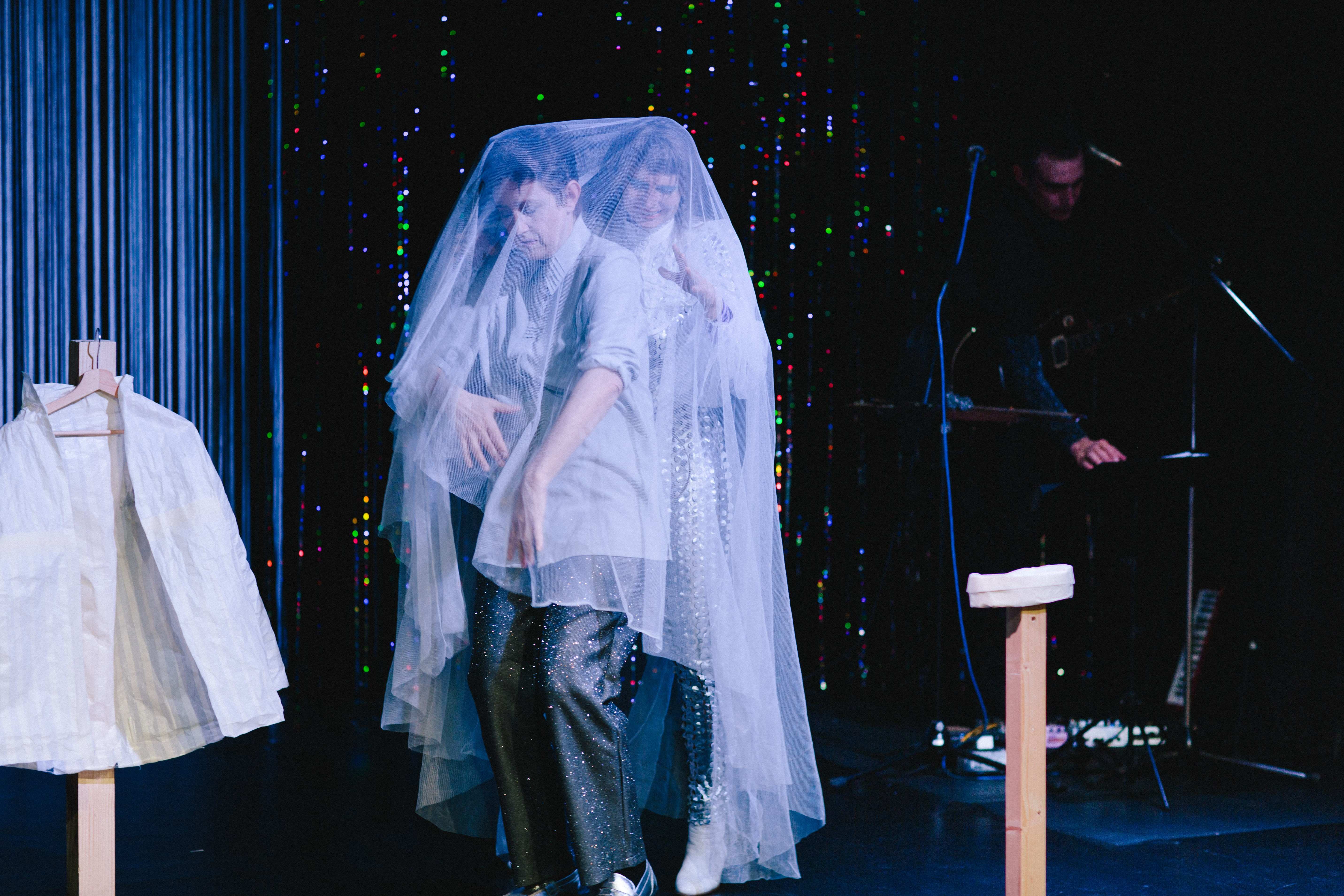 „Testament“ von falsch-Theater als Gastspiel im Theater im Bahnhof