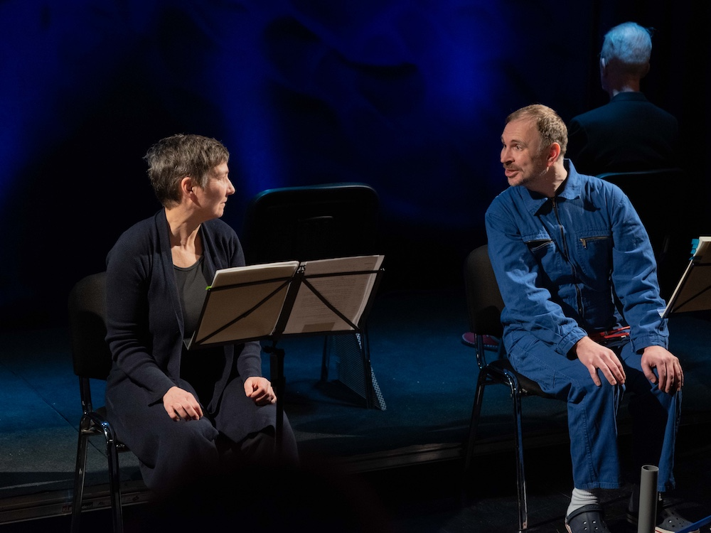 Kritik: Nachbarn, Theater Kaendace