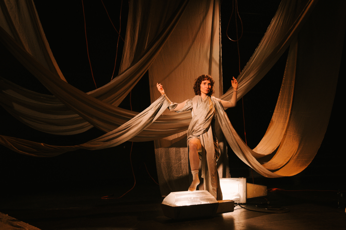 „Erinnerung eines Mädchens“ nach dem Buch von Annie Ernaux im Schauraum