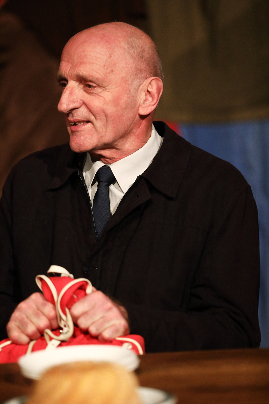 „Künstlich intelligentes Stück“ von Evald Flisar im Theater im Keller