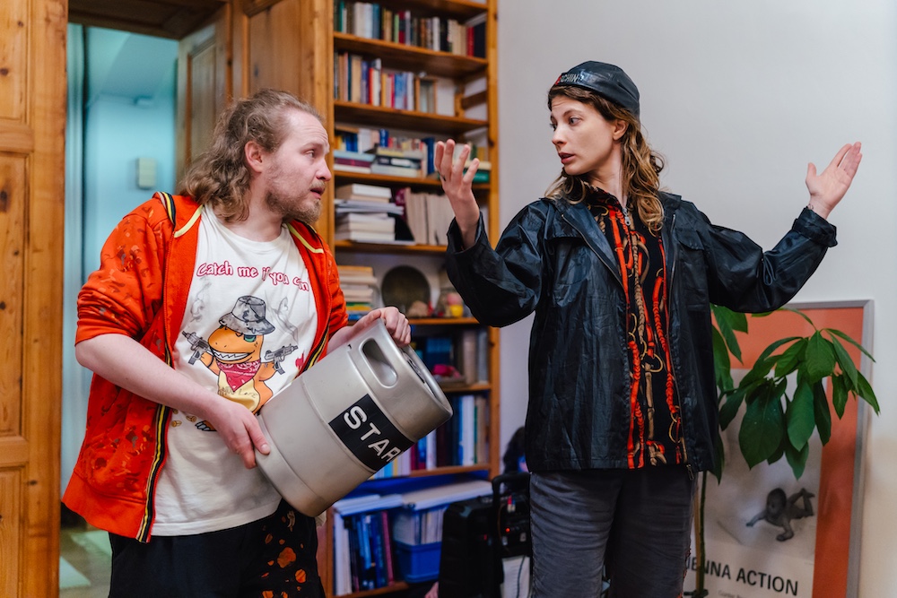 Kritik: Biedermann und die Brandstifter, Planetenparty Prinzip / Franz von Strolchen