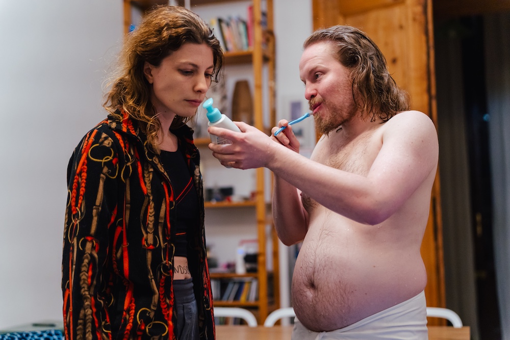 Kritik: Biedermann und die Brandstifter, Planetenparty Prinzip / Franz von Strolchen