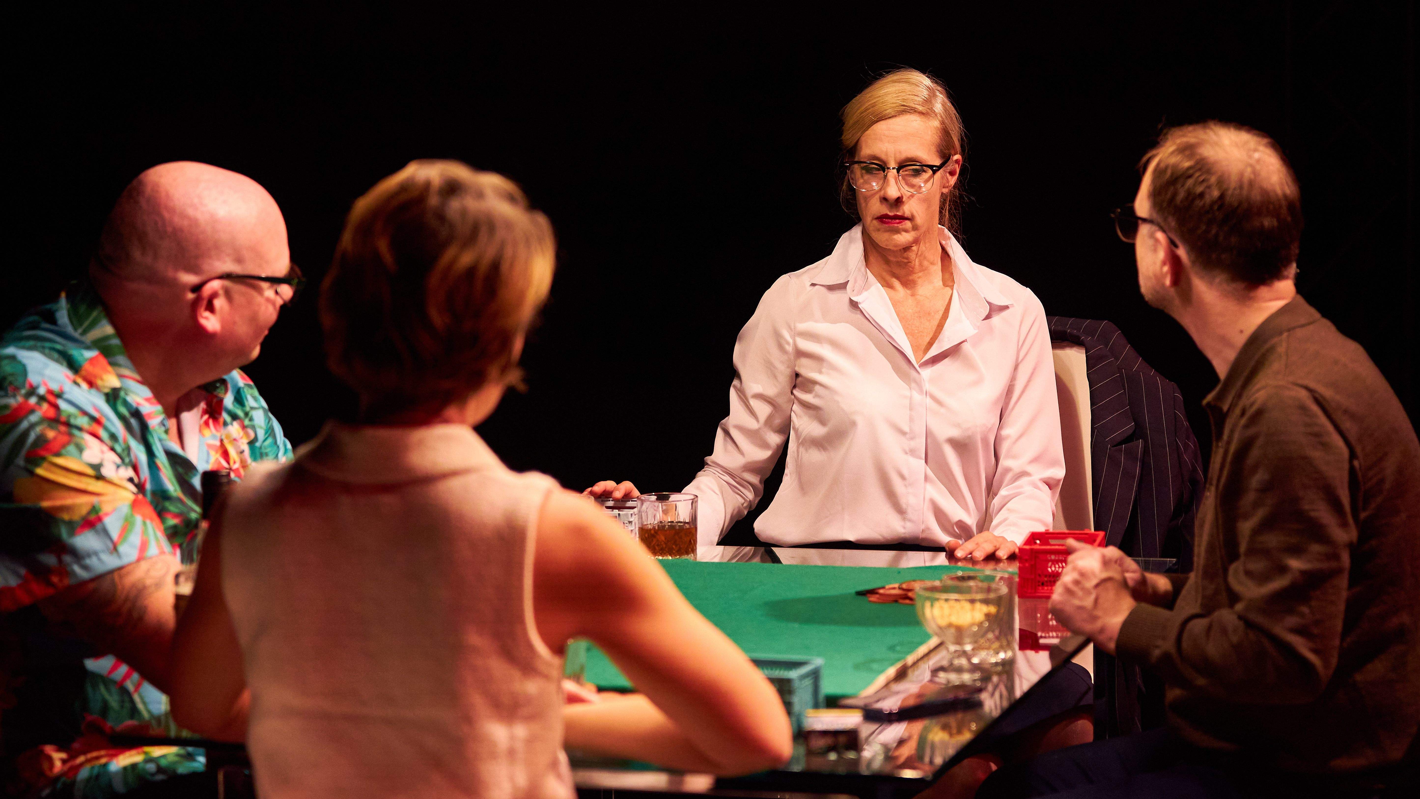 „Gewagte Spiele: Strip Poker“ von Jean-Pierre Martinez im theo Oberzeiring