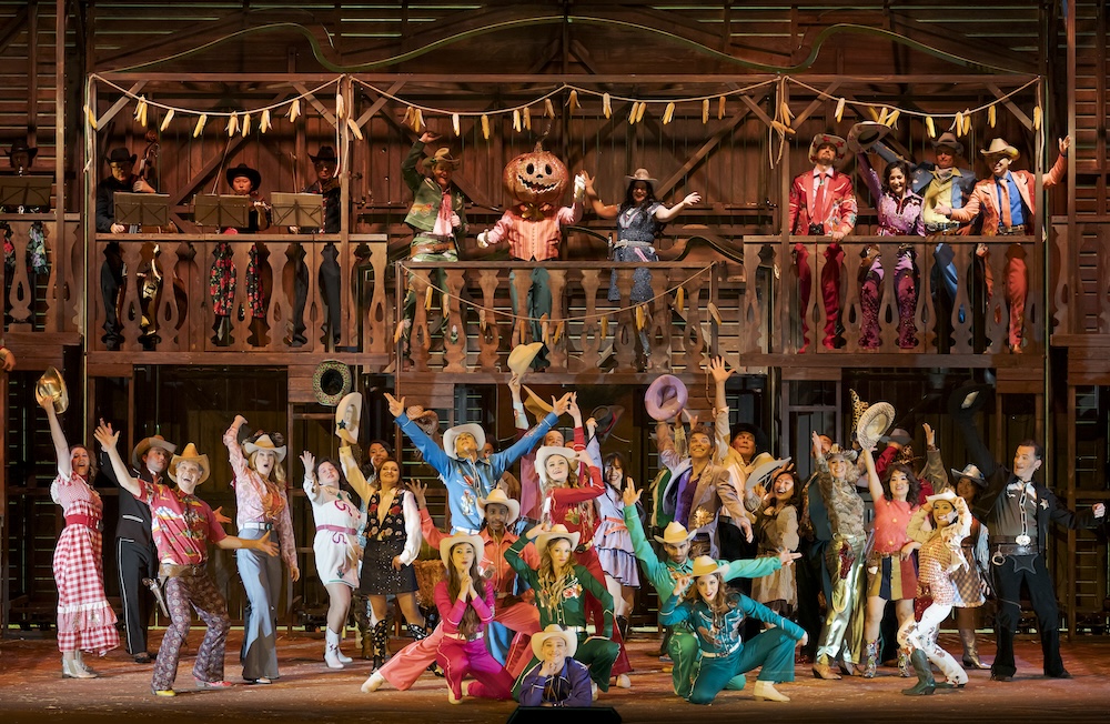 Fotocredit: Grazer Philharmoniker, Michael Großschädl, Martin Fournier, Corina Koller, Frederike Haas, Ivan Oreščanin, Markus Butter, Chor der Oper Graz, Ballett Graz. (Fotocredit: Werner Kmetitsch) Kritik: Emmerich Kálmán, Arizona Lady