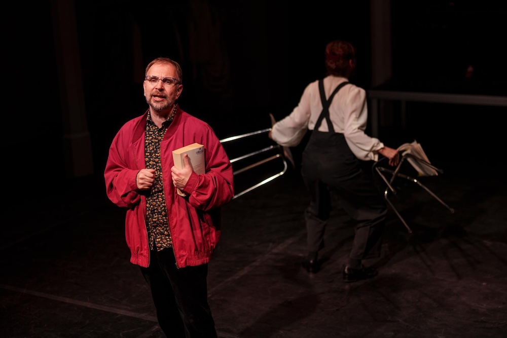 Fotocredit: Alexander Kropsch und Vera Hagemann inszenierten A Room of One's One im Theaterhaus Graz. (Fotocredit: Nicolas Pleasure Galani) Kritik: A Room of One’s Own, Theaterhaus Graz