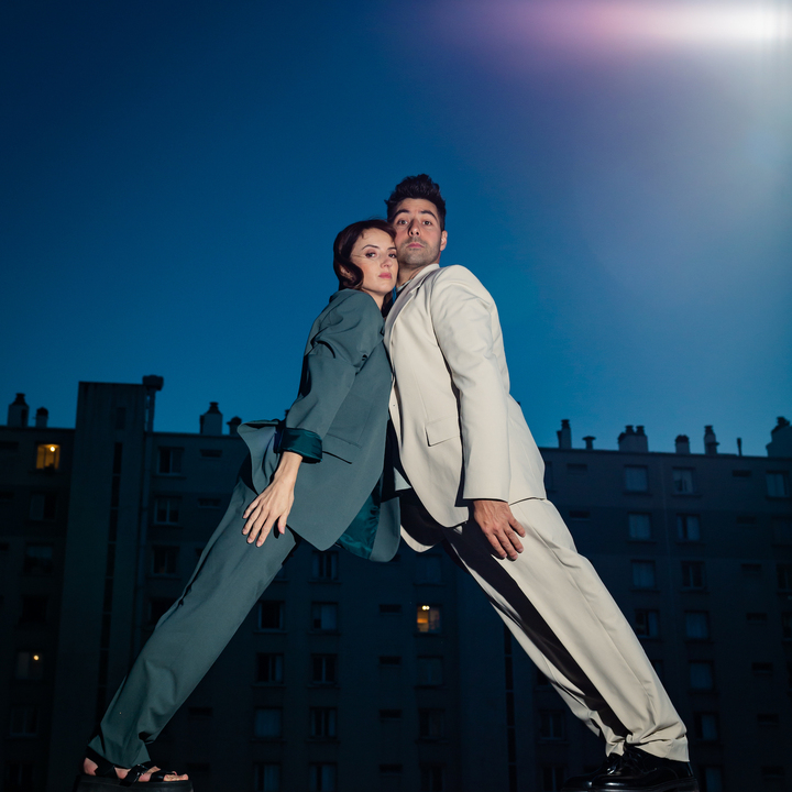Fotocredit: Claire und Antho aus Frankreich bei ihrem Schattentanz, einem Programmpunkt des Festivals. (Fotocredit: Glmpoli) Austrian International Storytelling Festival