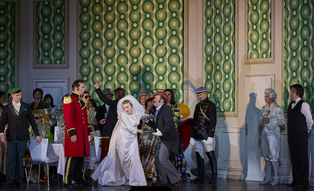 Fotocredit: Arthur Haas, Wilfried Zelinka, PolinWilfried Zelinka, Tetiana Miyus, Neira Muhić Arthur Haas, Anna Brull, Chor und Statisterie der Oper Graz. (Herwig Prammer)Fotocredit: Wilfried Zelinka, Tetiana Miyus, Neira Muhić Arthur Haas, Anna Brull, Chor und Statisterie der Oper Graz