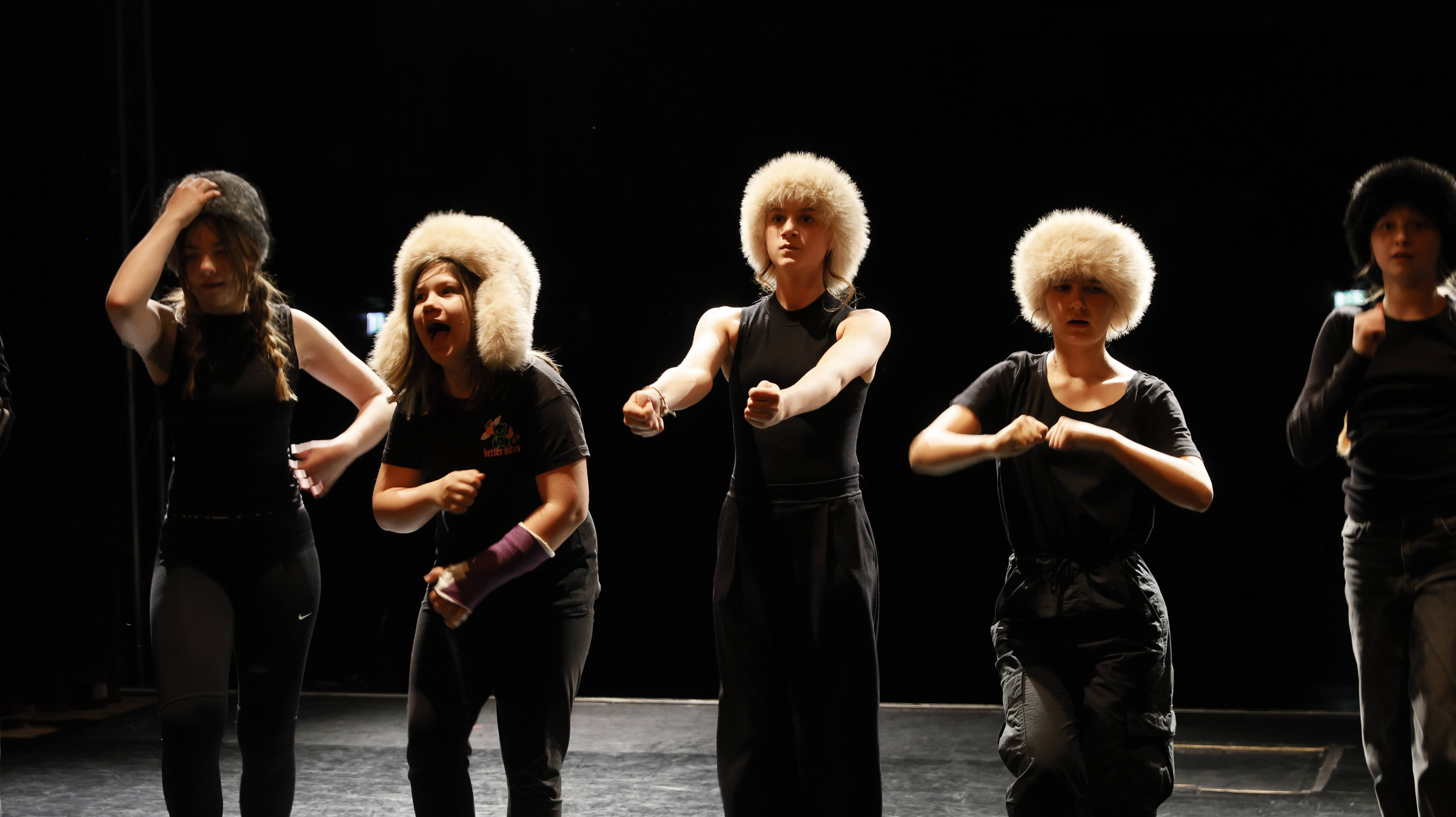 „Der Kirschgarten“ von der Theaterfabrik Weiz nach Anton Tschechow im Volkshaus Weiz