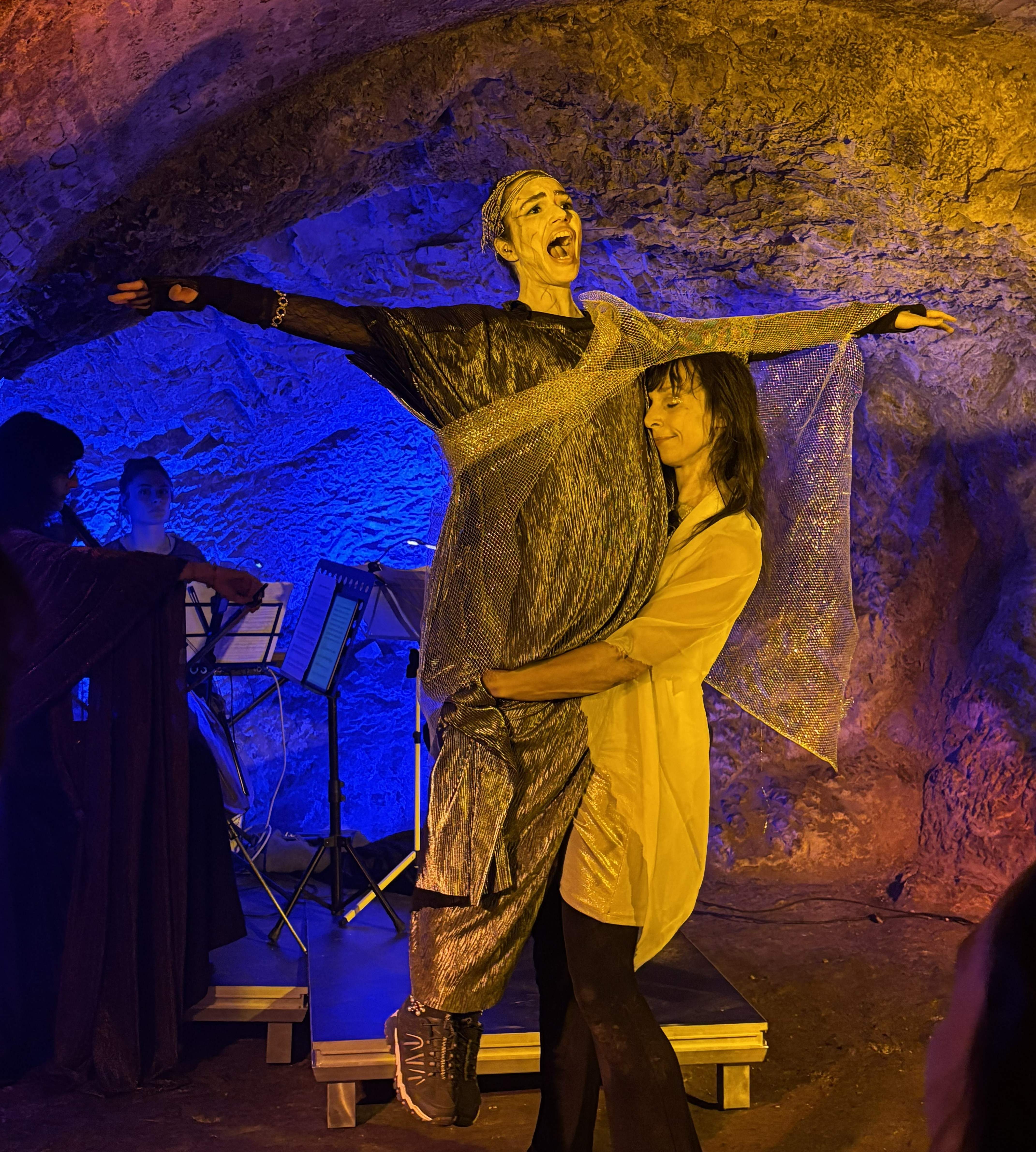 „Story of Stone 2.0” von  Milica Vujadinovic im Kellergewölbe des Theaterhauses