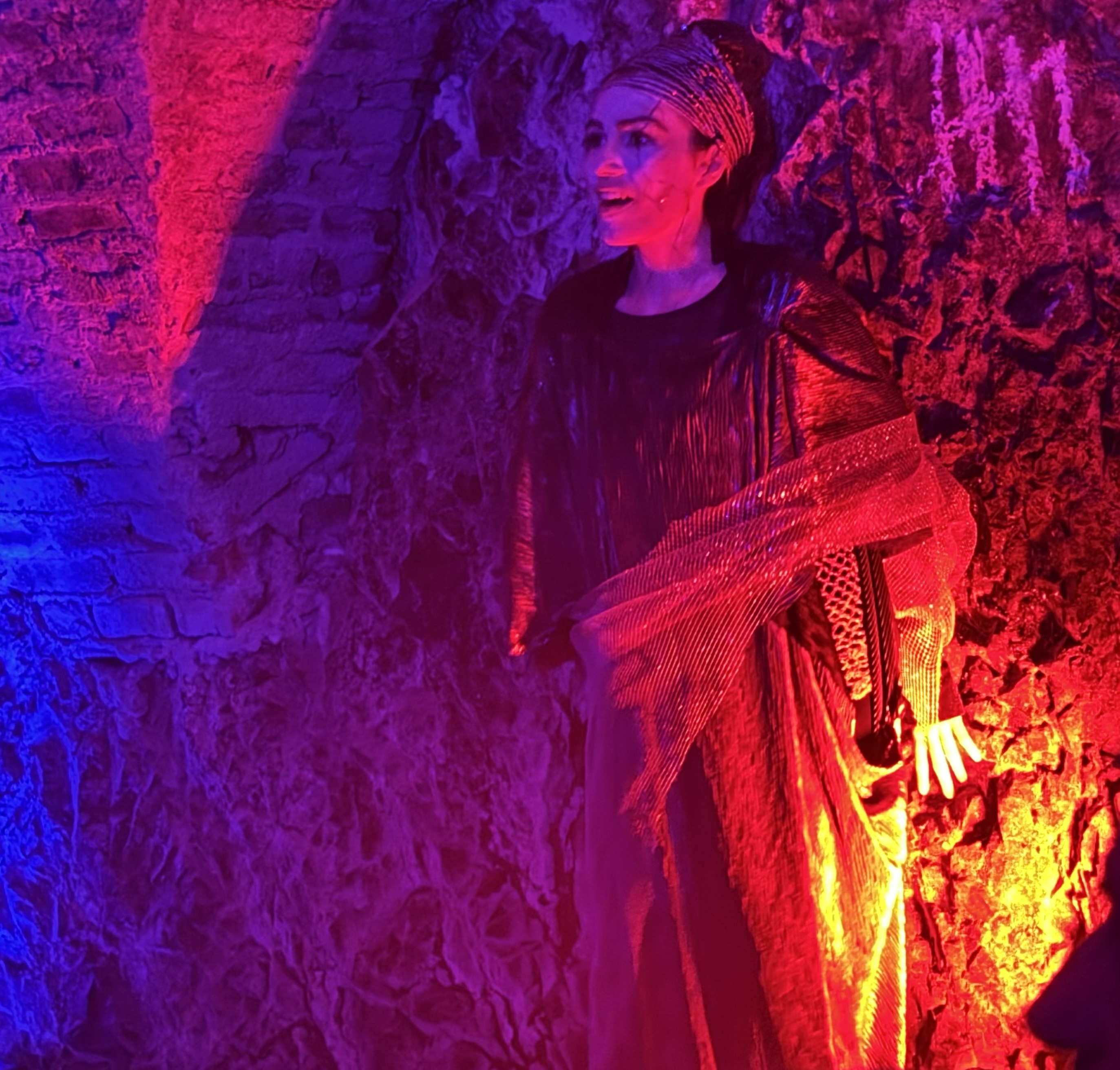 „Story of Stone 2.0” von  Milica Vujadinovic im Kellergewölbe des Theaterhauses