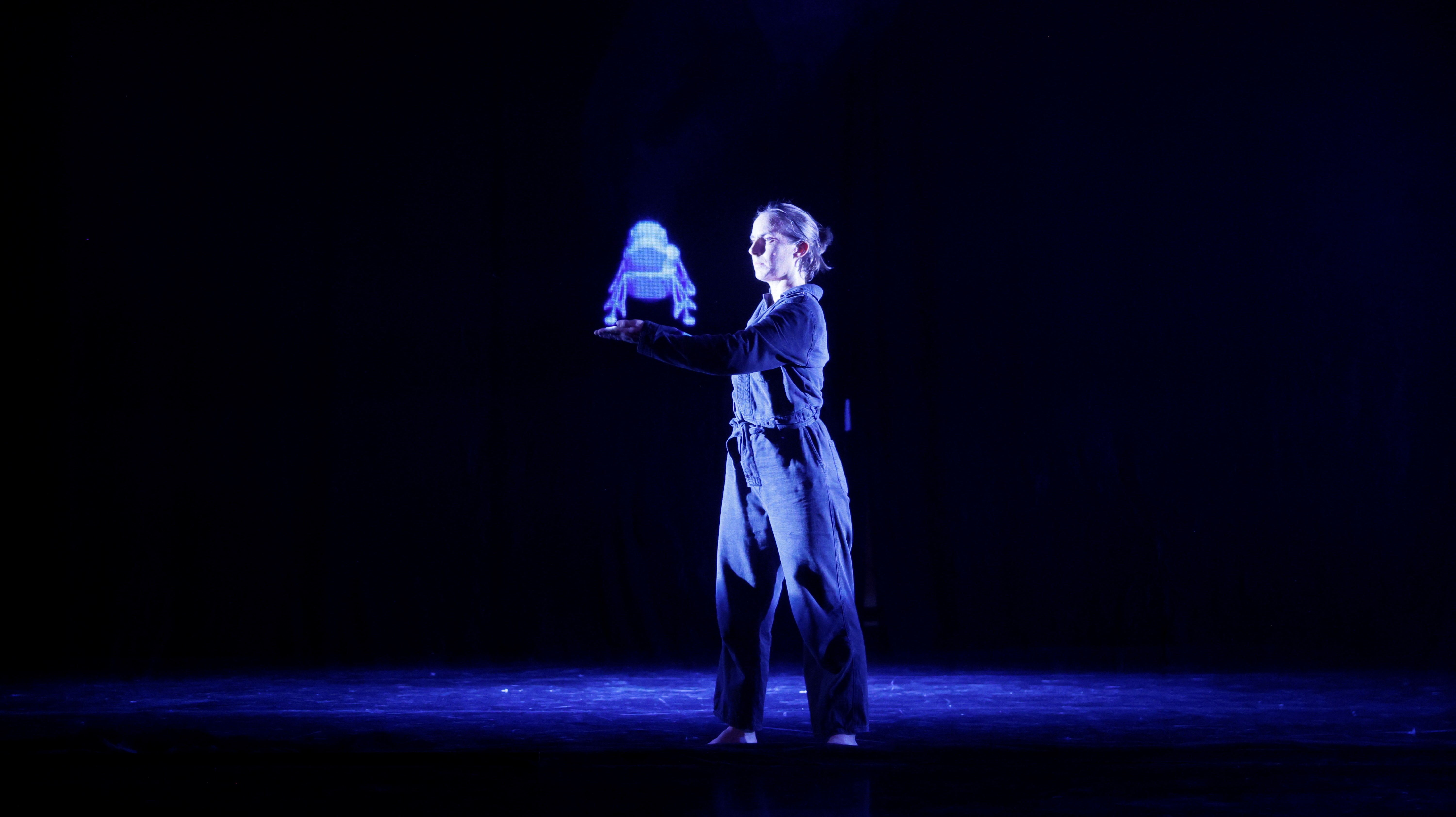 „Fly me to the Moon“ vom Theater Feuerblau im Kristallwerk