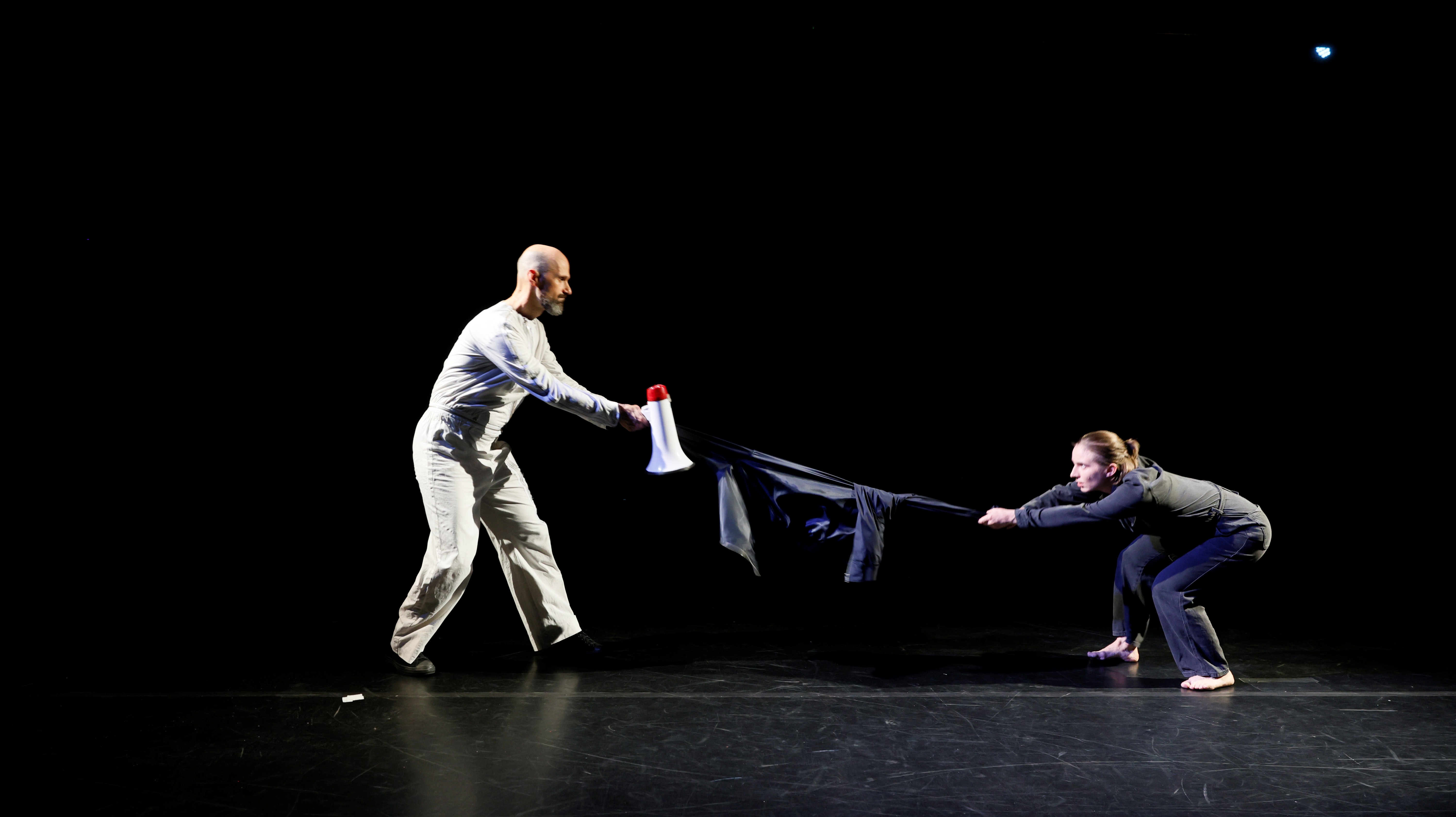 „Fly me to the Moon“ vom Theater Feuerblau im Kristallwerk