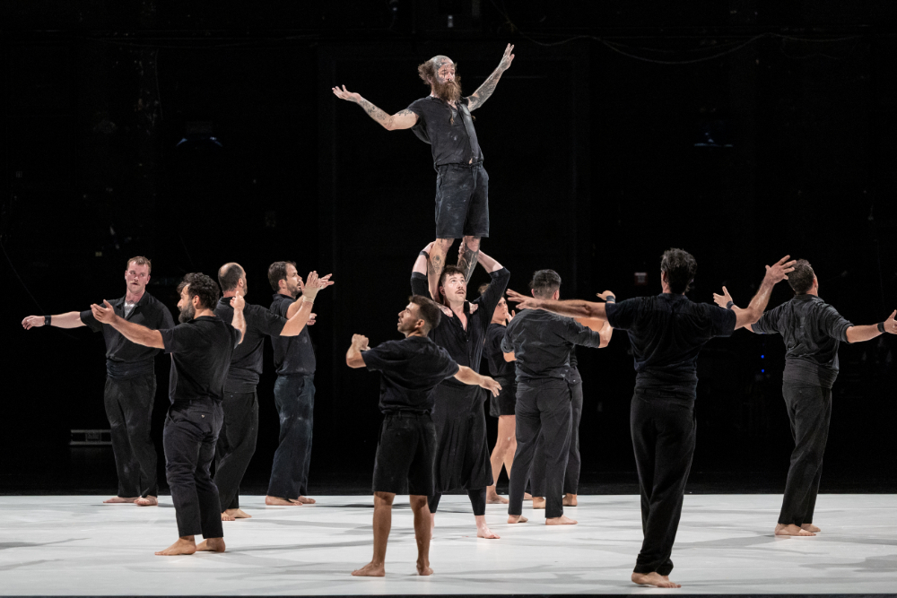 Fotocredit: Fotocredit: La Strada/ Nikola Milatovic Kritik: Möbius, Collectif XY & Rachid Ouramdame