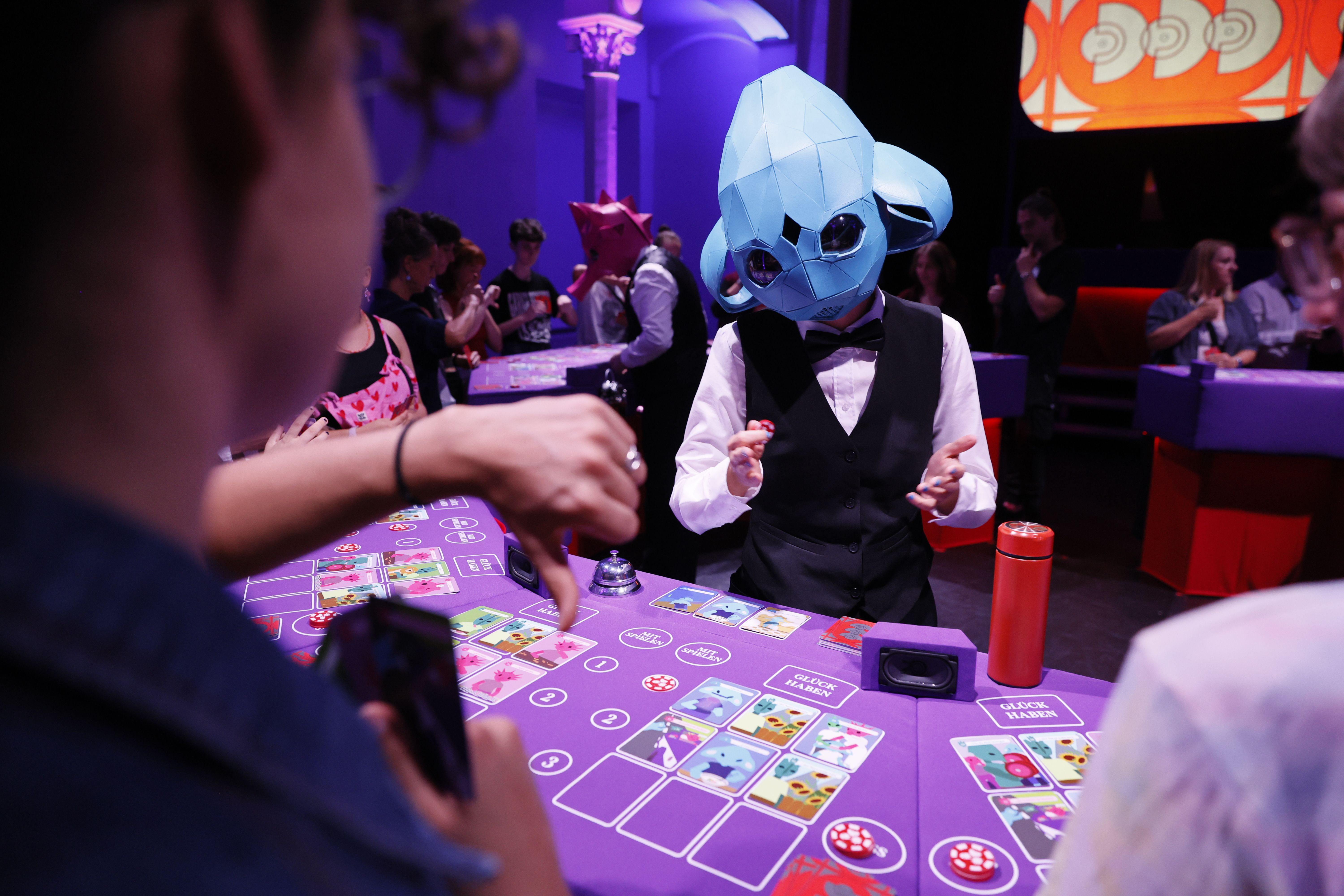 „Das Enshittification Game” vom Planetenparty Prinzip im Theaterhaus
