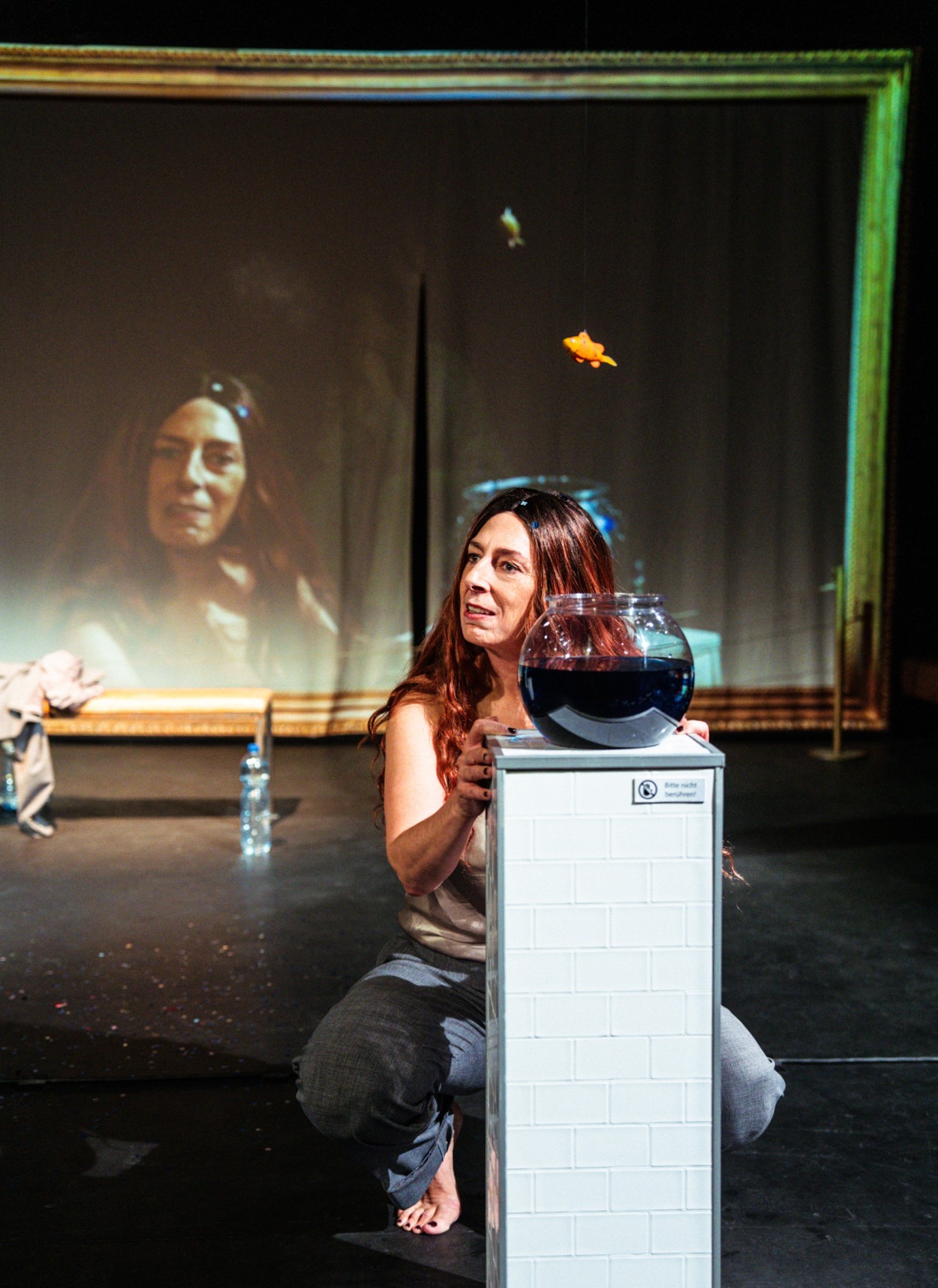 „Undine geht“ nach der Erzählung von Ingeborg Bachmann in der Konsole des Schauspielhauses Graz