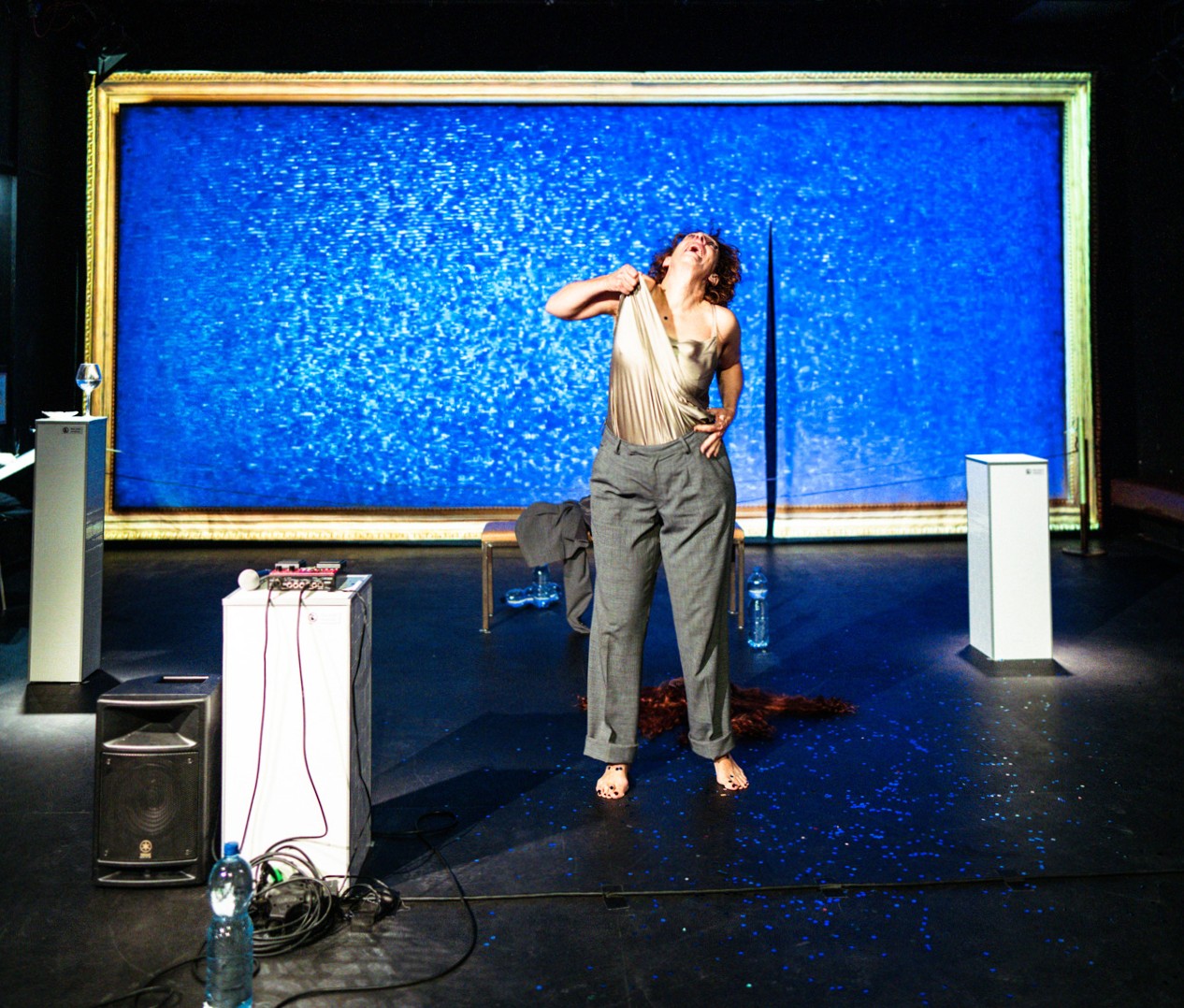 „Undine geht“ nach der Erzählung von Ingeborg Bachmann in der Konsole des Schauspielhauses Graz