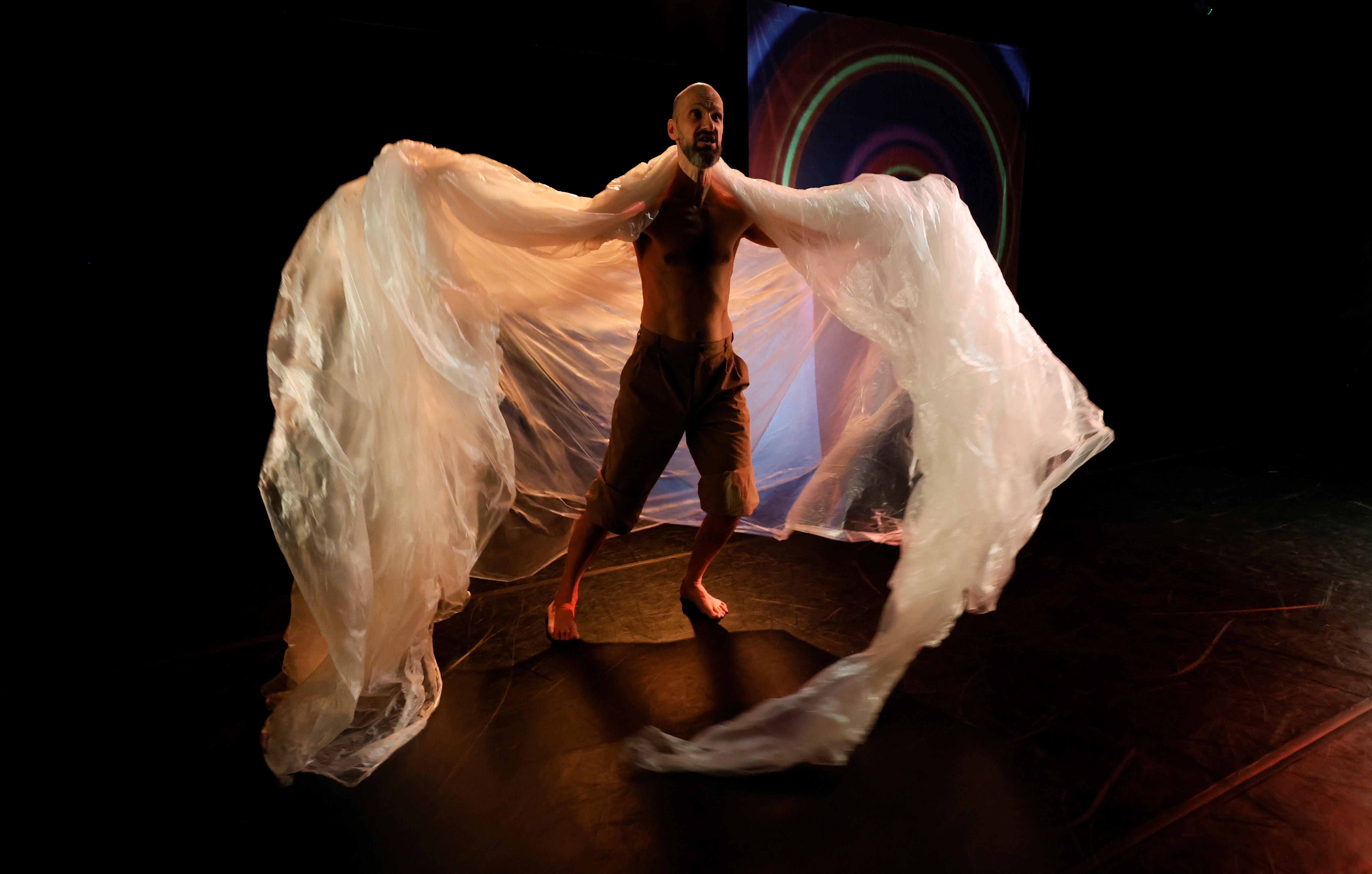 Fotocredit: Klaus Seewald (Fotocredit Clemens Nestroy) „Prometheus – Die Gier der Flammen“ vom Theater Feuerblau im Kristallwerk
