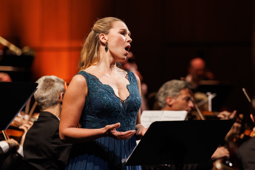 Fotocredit: Lisa Wittig und Grazer Philharmoniker. (Fotocredit: Philip Brunnader)